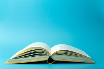 我和朋友2人准备到重庆大足石刻玩3天。。自助的  是学生。。那有便宜的住宿不？