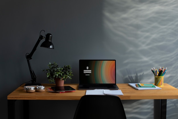 汽车启动马达不转动。打不着火。是什么原因导致马达损坏？