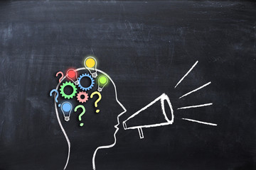 汽车启动马达不转动。打不着火。是什么原因导致马达损坏？